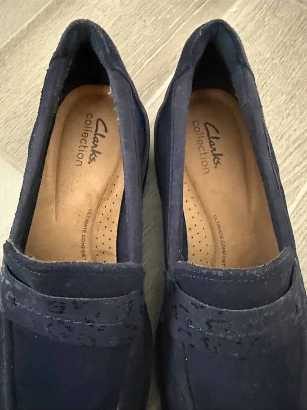 Clark’s Collection Women’s Navy Suede Penny Loafers like new sz 9.5